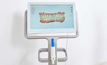 インプラント治療、矯正治療において多数の症例実績